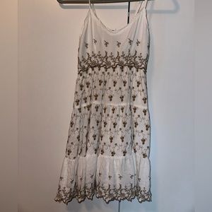 Jessica Simpson XS White dress with tan floral design